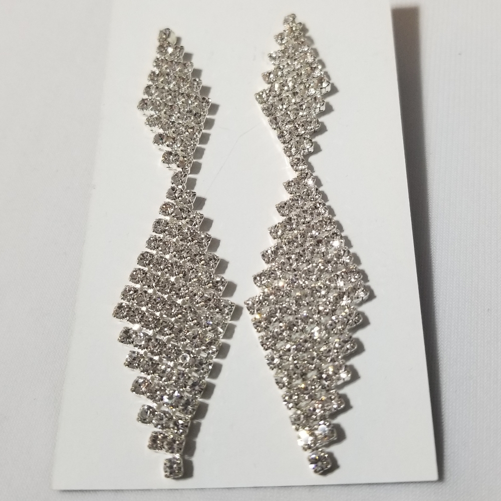 2 For 20 Silver Earrings - Picture 2 of 4
